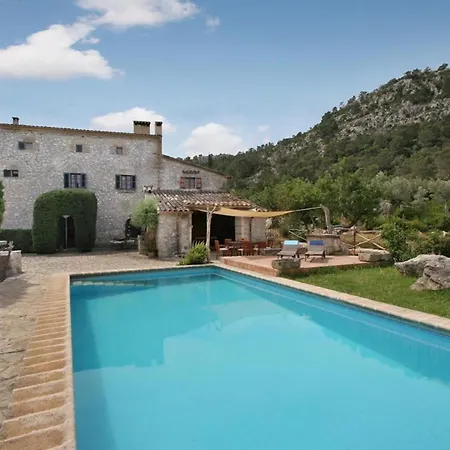 Guillo- 300 Jahre Geschichte An Einem Zeitlosen Ort By Interhome Holiday home Pollenca