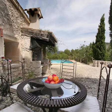 Guillo- 300 Jahre Geschichte An Einem Zeitlosen Ort By Interhome