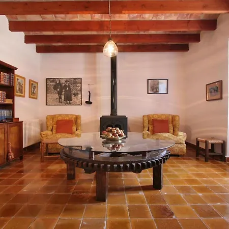 Guillo- 300 Jahre Geschichte An Einem Zeitlosen Ort By Interhome Holiday home