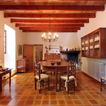 Guillo- 300 Jahre Geschichte An Einem Zeitlosen Ort By Interhome