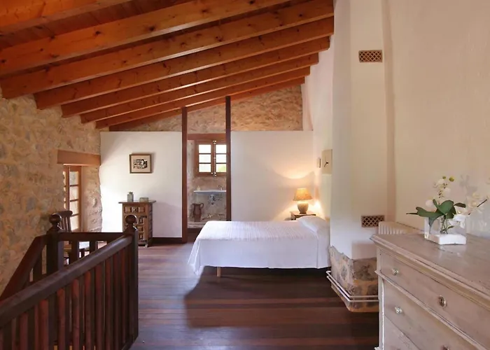 Guillo- 300 Jahre Geschichte An Einem Zeitlosen Ort By Interhome Holiday home