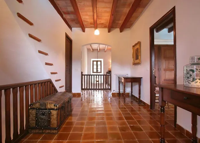 Guillo- 300 Jahre Geschichte An Einem Zeitlosen Ort By Interhome