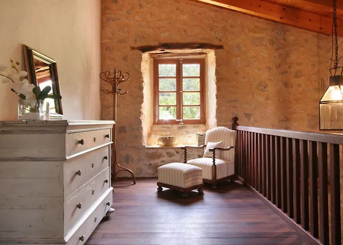 Guillo- 300 Jahre Geschichte An Einem Zeitlosen Ort By Interhome Holiday home