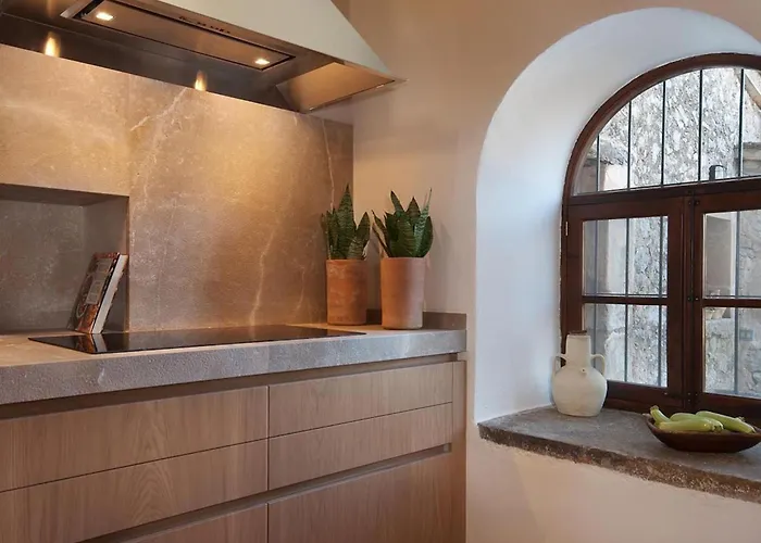 Guillo- 300 Jahre Geschichte An Einem Zeitlosen Ort By Interhome Holiday home *