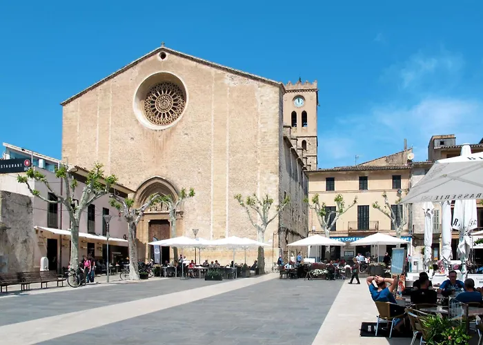 Guillo- 300 Jahre Geschichte An Einem Zeitlosen Ort By Interhome *