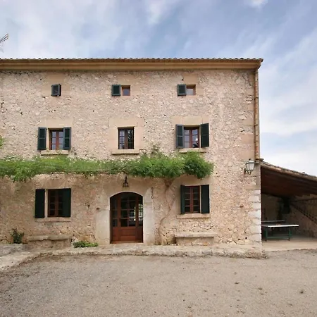 Guillo- 300 Jahre Geschichte An Einem Zeitlosen Ort By Interhome *