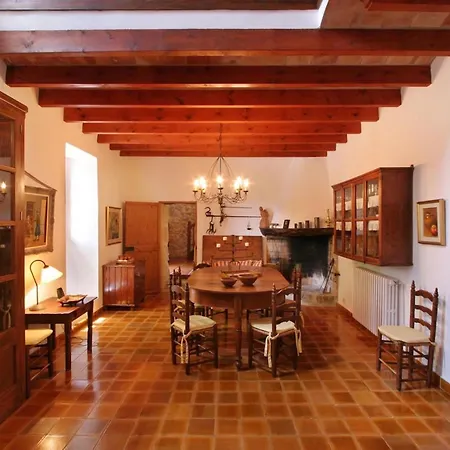 Guillo- 300 Jahre Geschichte An Einem Zeitlosen Ort By Interhome